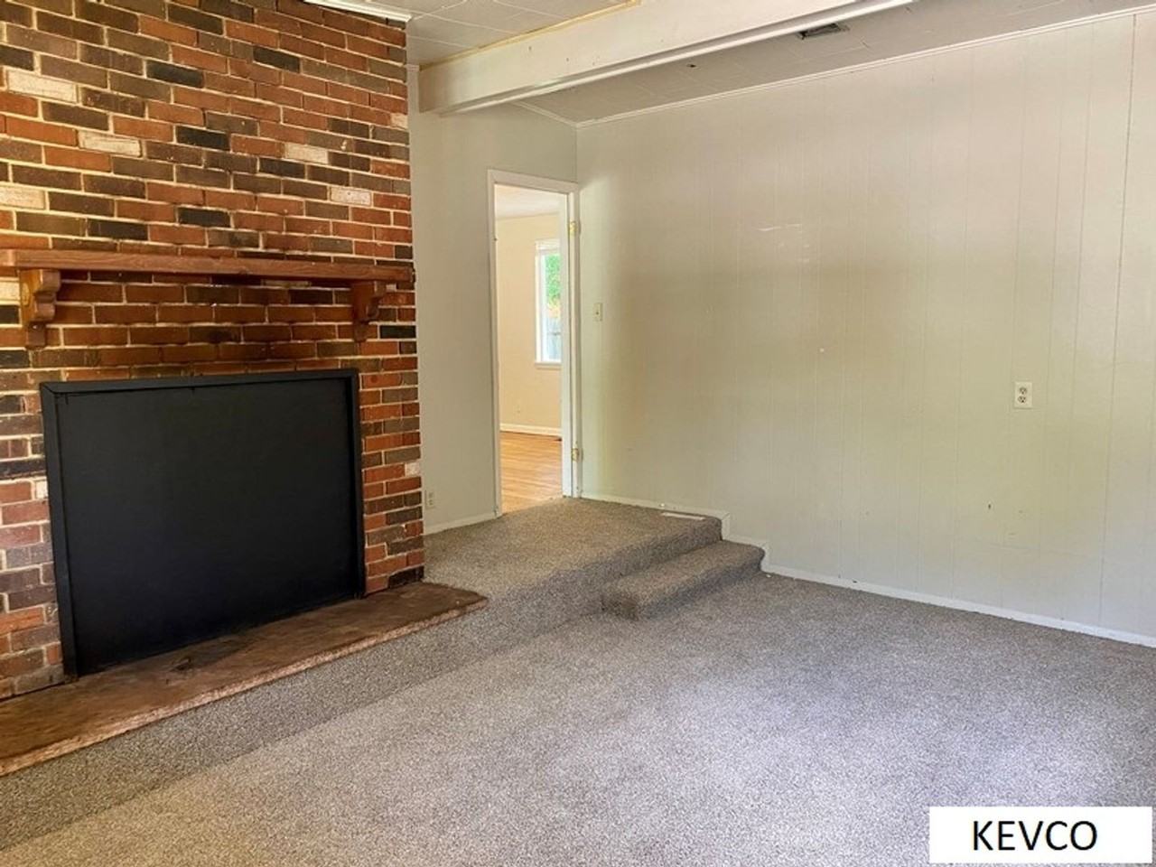 1621 Crestmore Pl - Photo 7 of 17