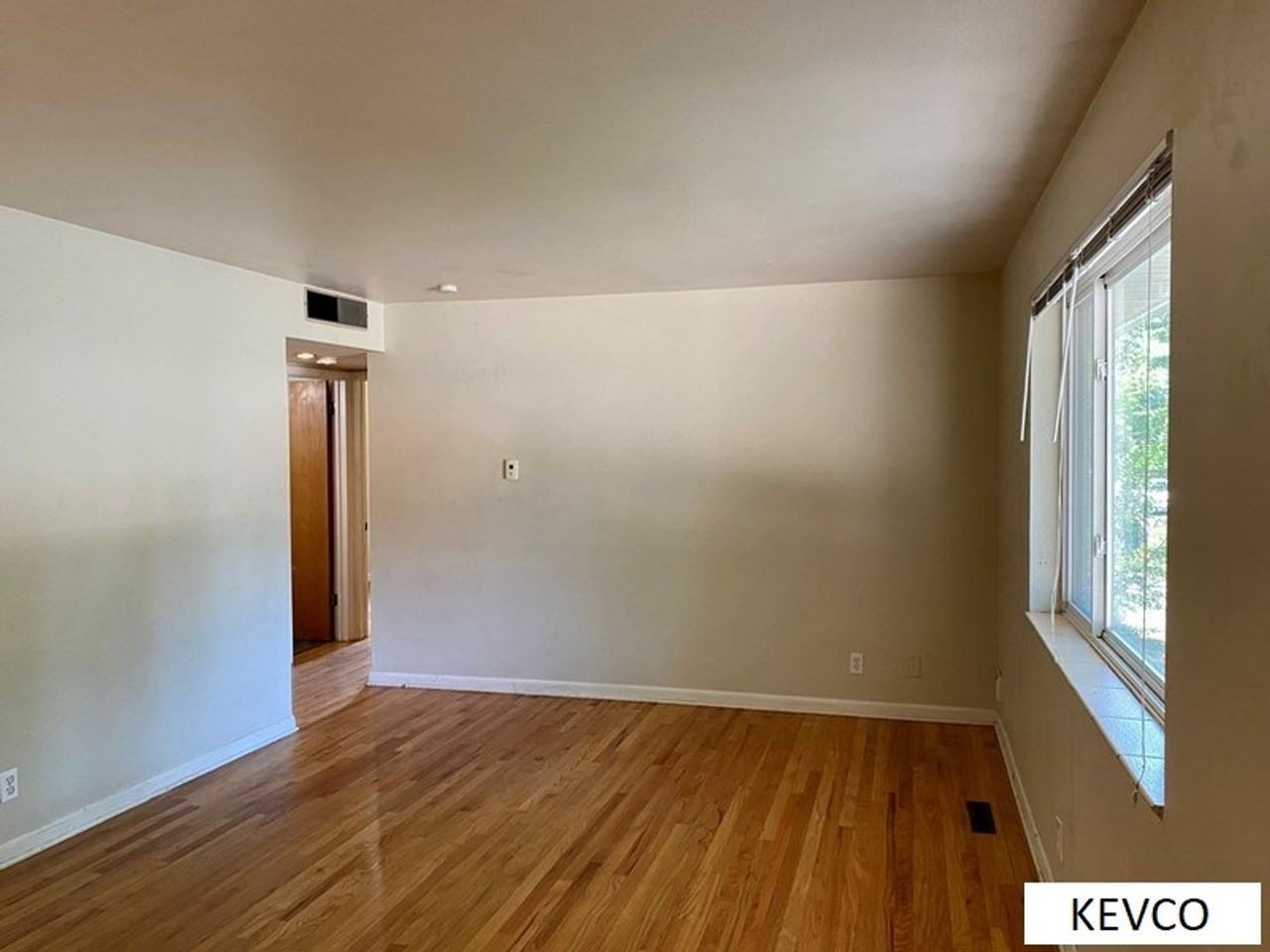 1940 W Lake St - Photo 3 of 18