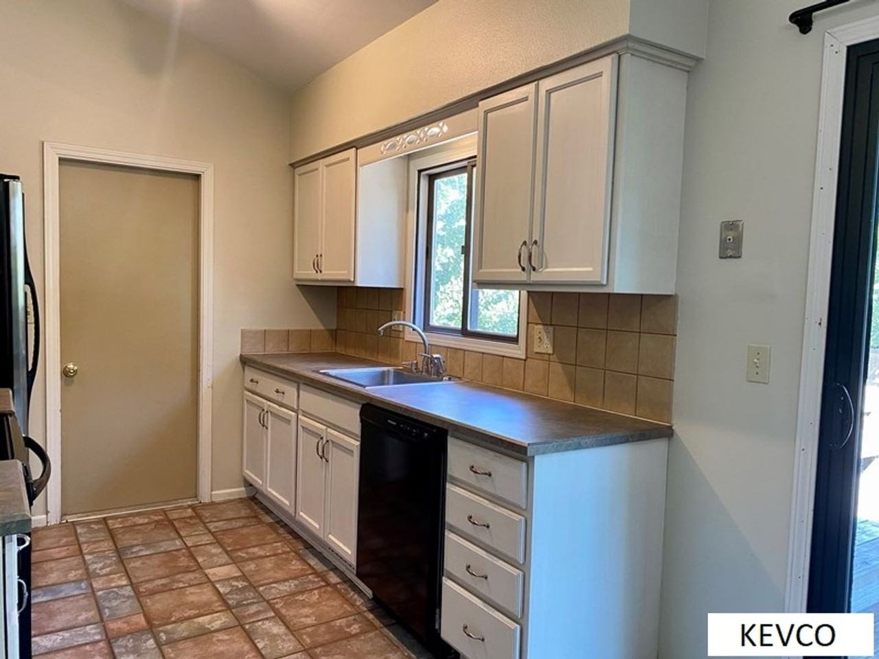 1952 Promenade Way - Photo 6 of 26