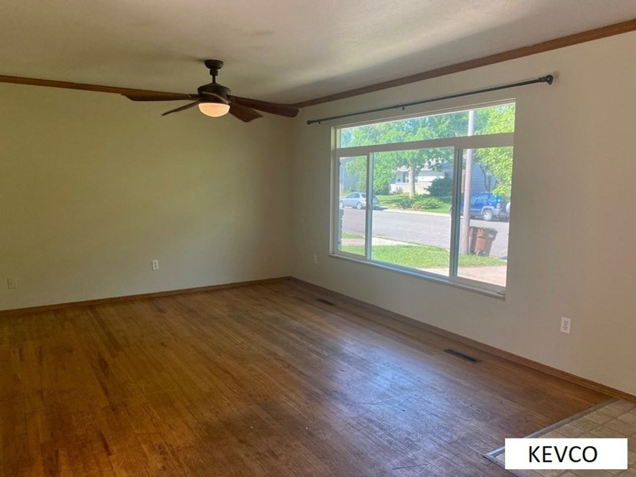 1400 Hillcrest Dr - Photo 2 of 25