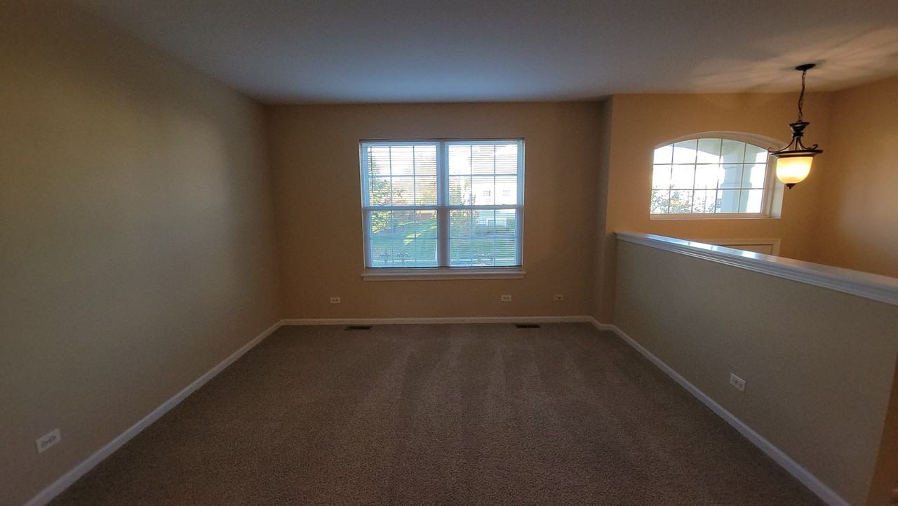 895 Clover Ln - Photo 2 of 23