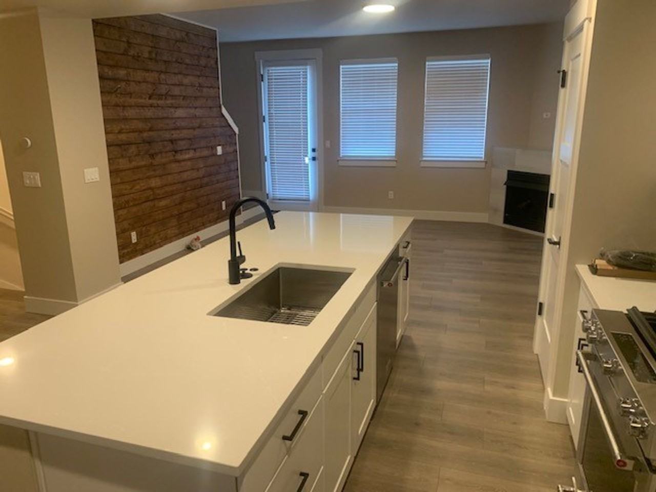 20561 Gloucester Ln - Photo 4 of 22