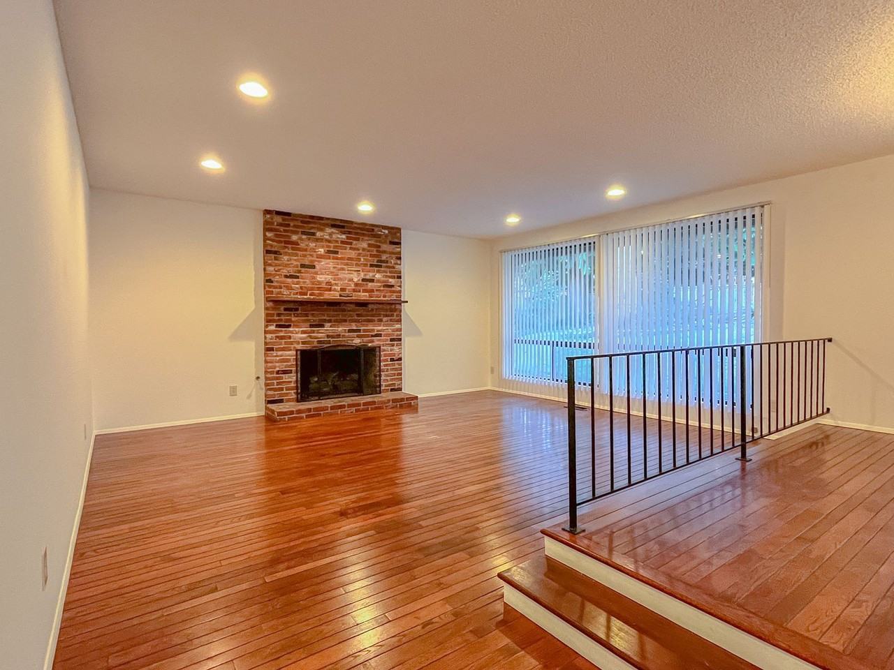 18107 Ne 22nd St - Photo 2 of 27