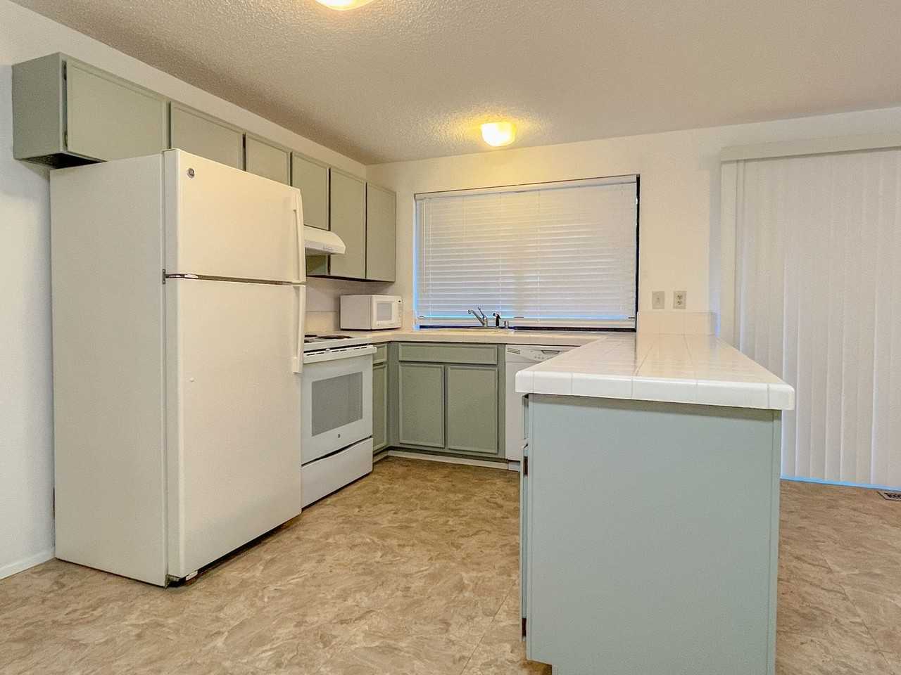 18107 Ne 22nd St - Photo 6 of 27