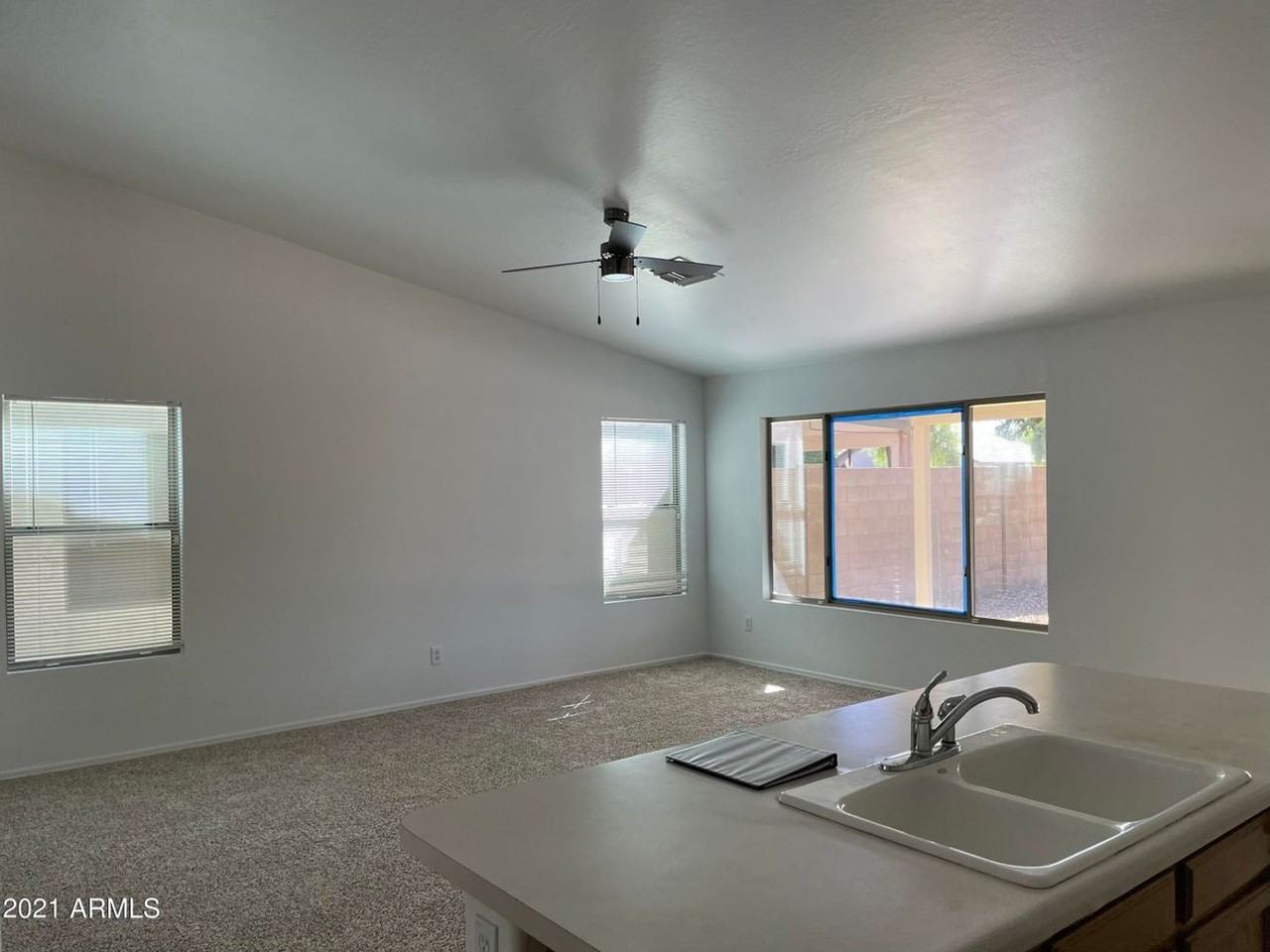 15969 W Madison St - Photo 4 of 21