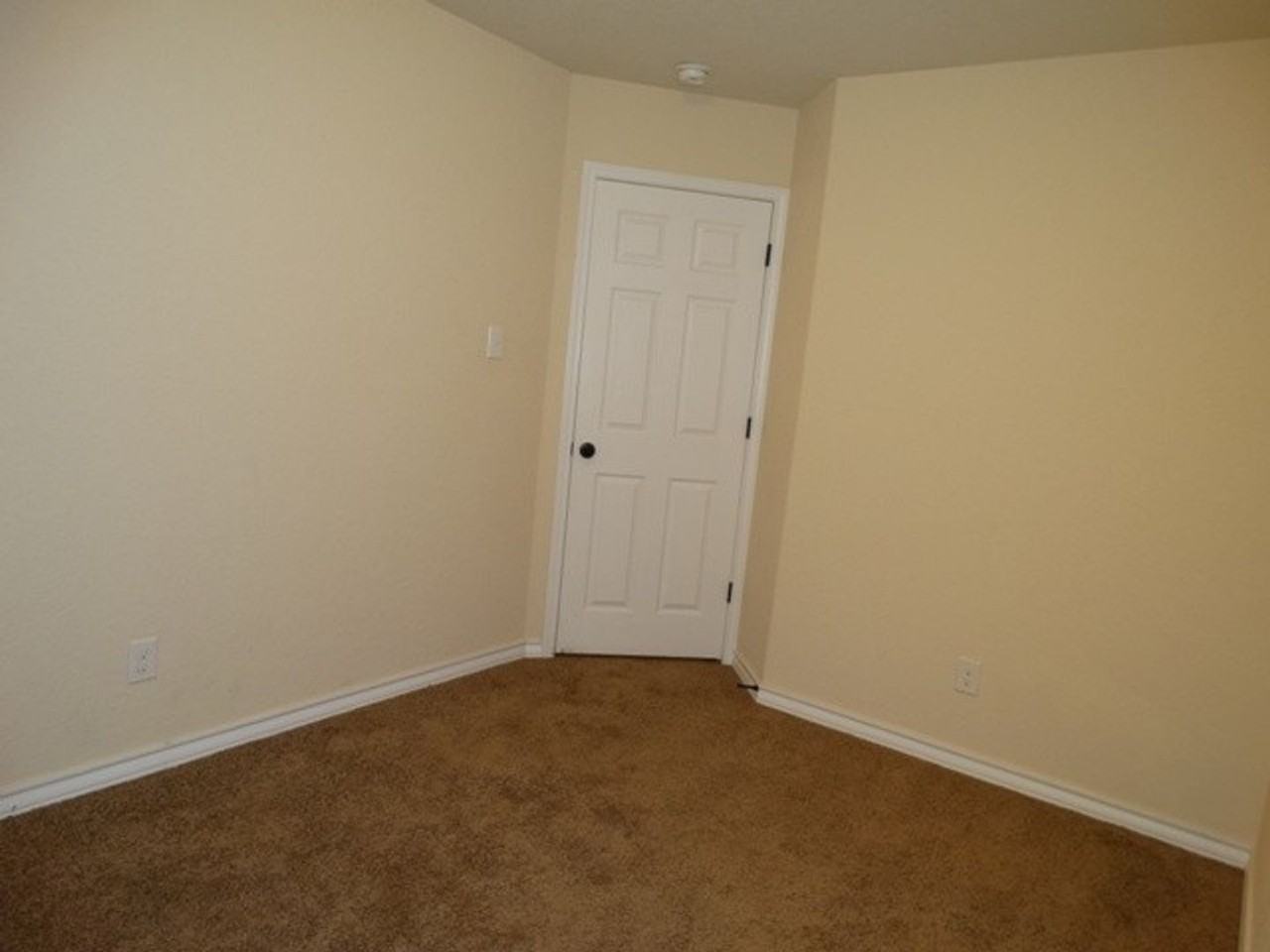 4921 Appleseed Ct - Photo 3 of 27