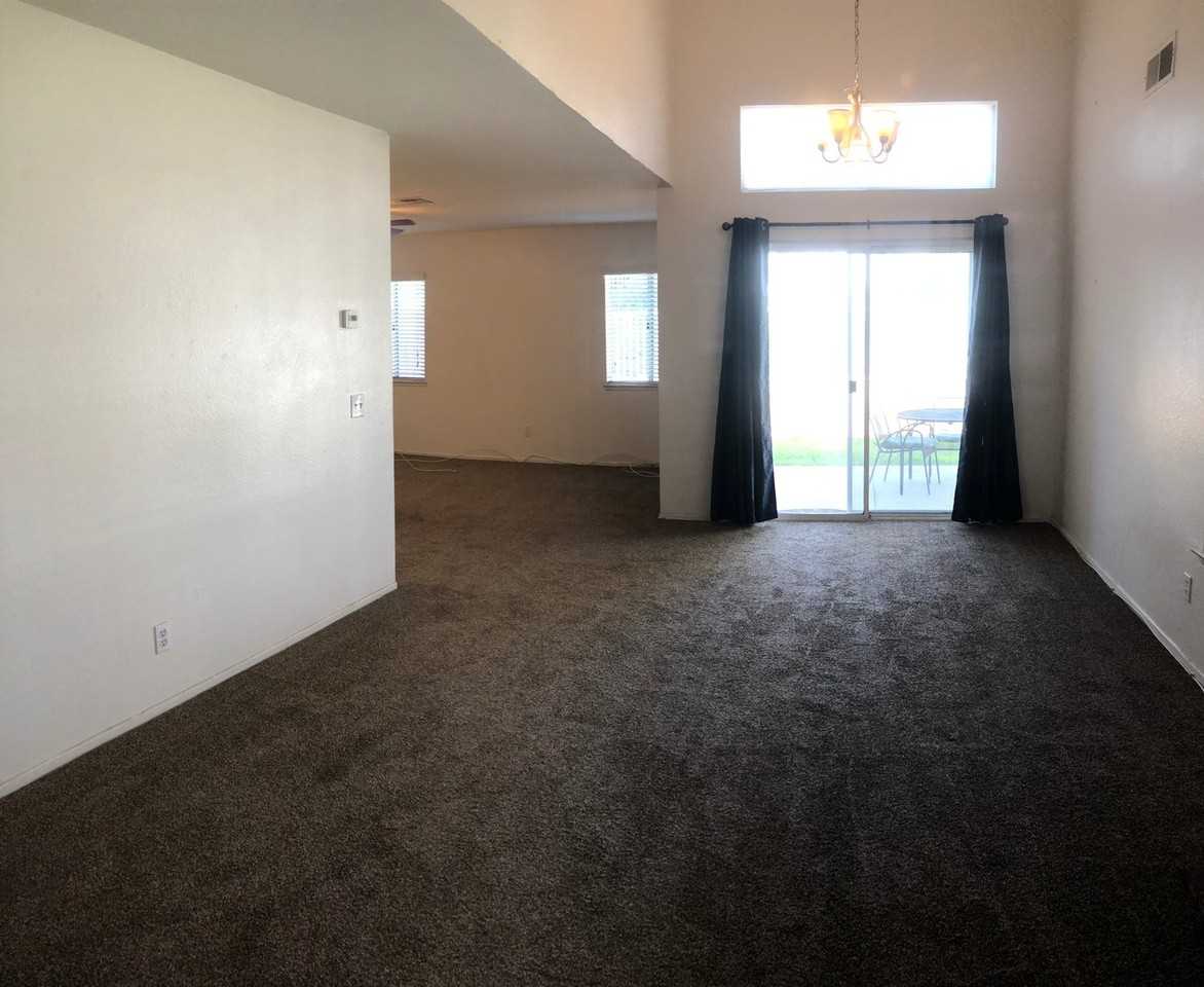19159 Broken Bow Dr - Photo 2 of 17