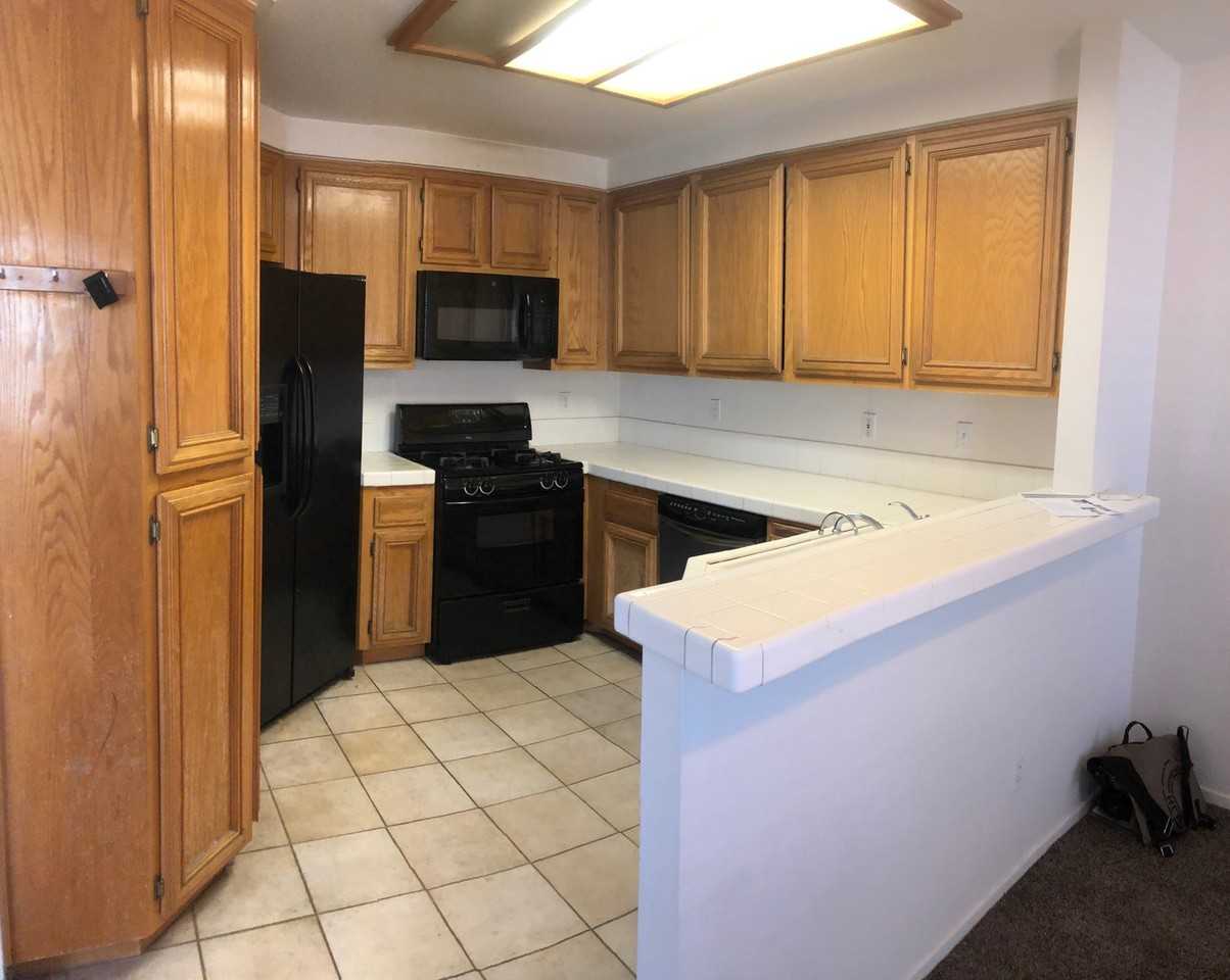 19159 Broken Bow Dr - Photo 3 of 17
