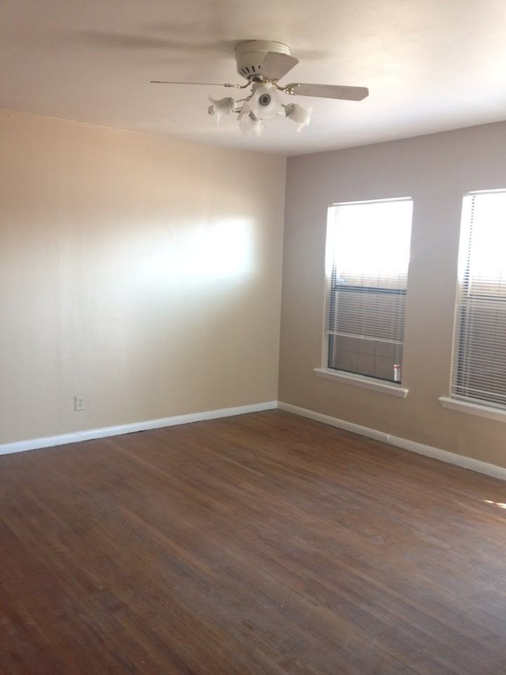 4430 N Main St - Photo 3 of 11