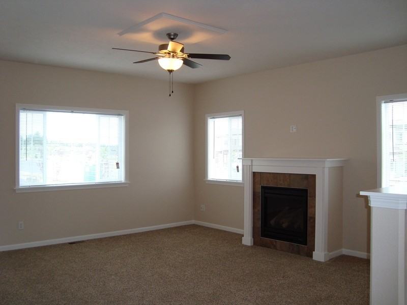 2451 White Ave - Photo 3 of 17