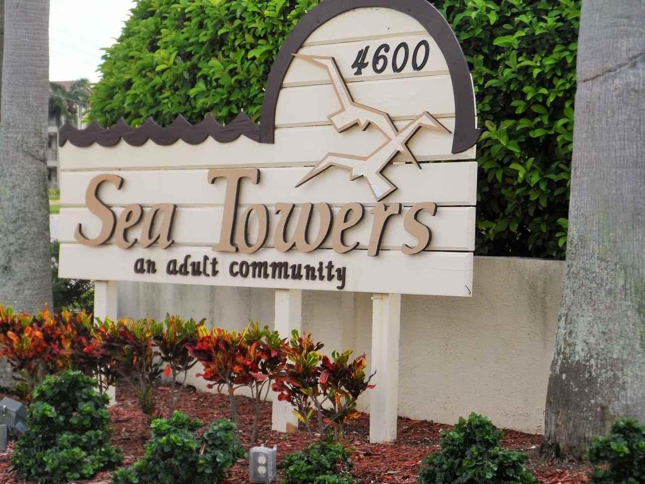 4575 Cove Cir #1004 - Photo 3 of 30