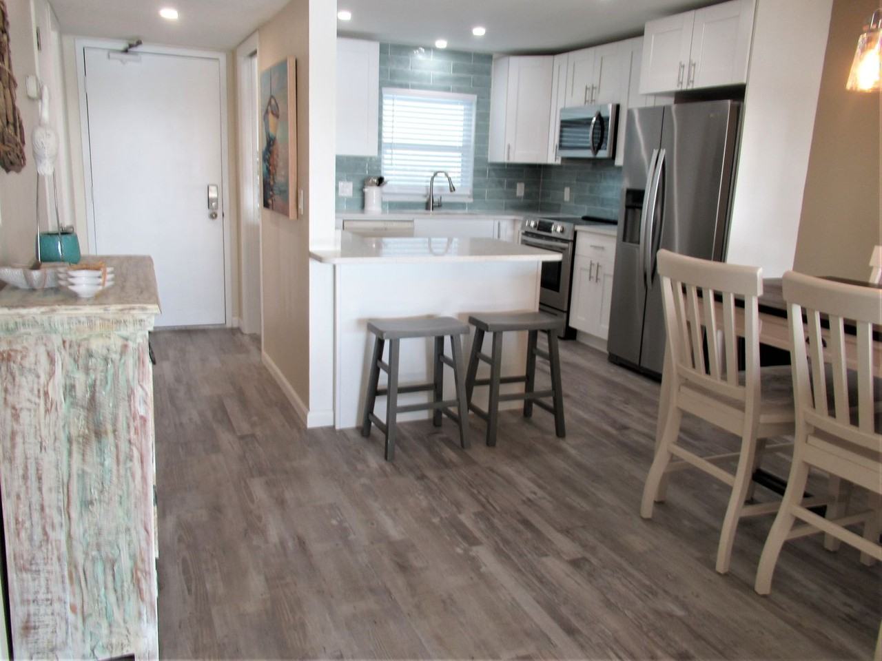 4575 Cove Cir #1004 - Photo 5 of 30