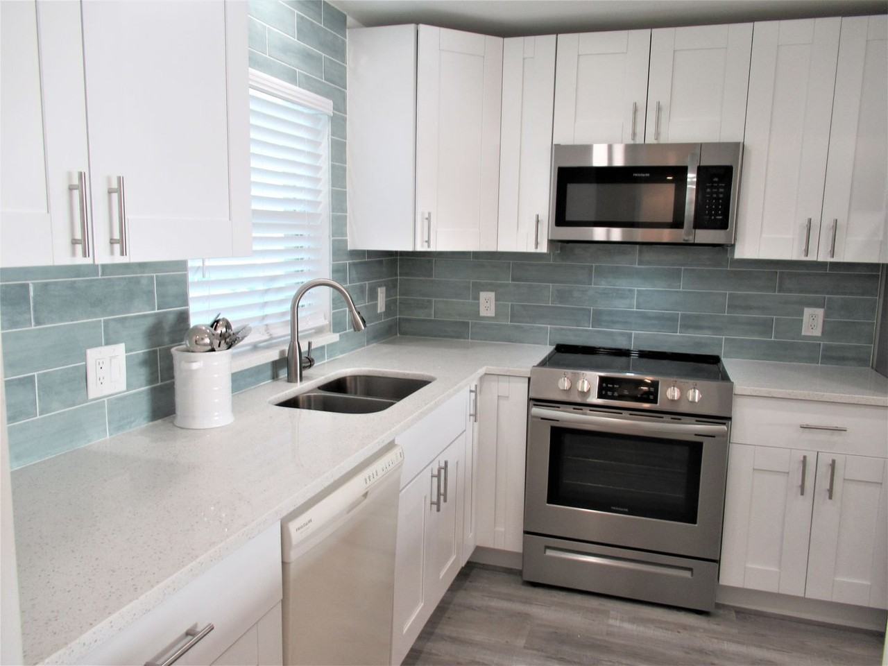 4575 Cove Cir #1004 - Photo 6 of 30