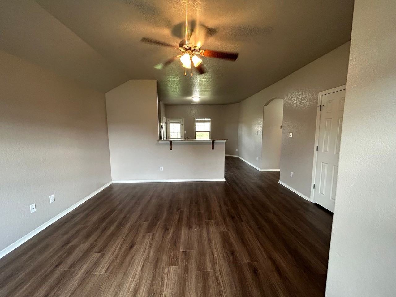 217 Regency Dr - Photo 2 of 21