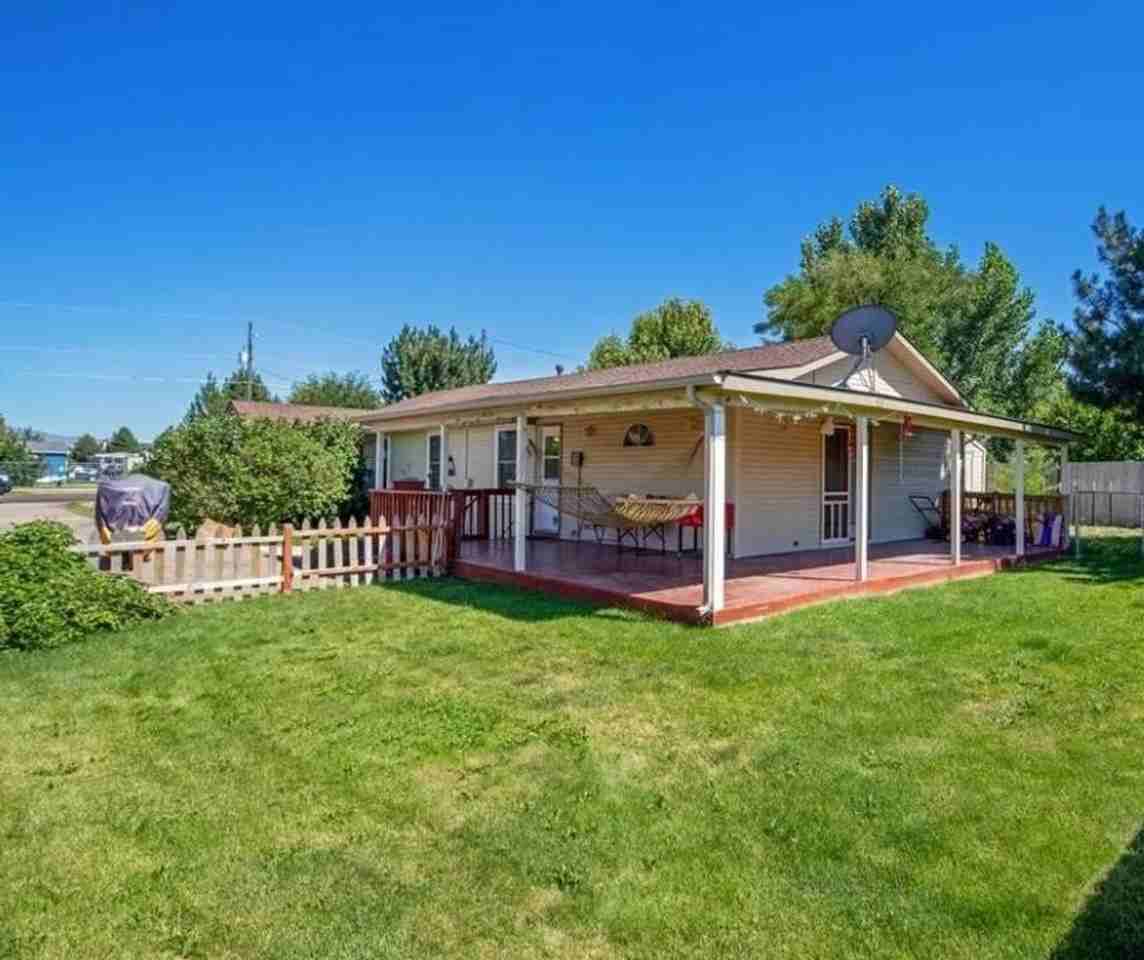 1311 Shamrock St - Photo 3 of 26