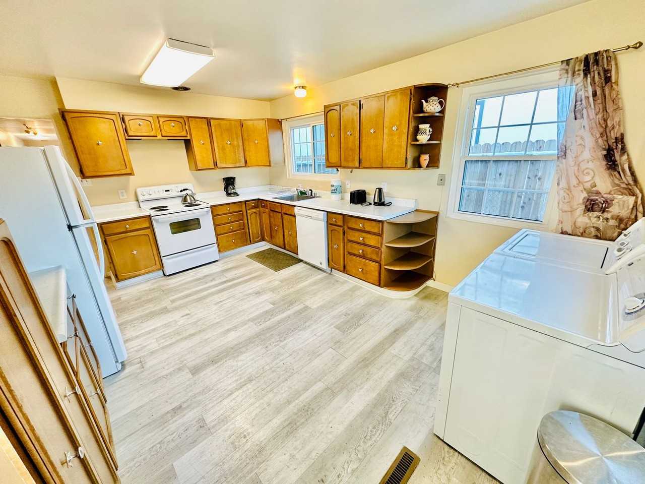625 Plumas St - Photo 2 of 15