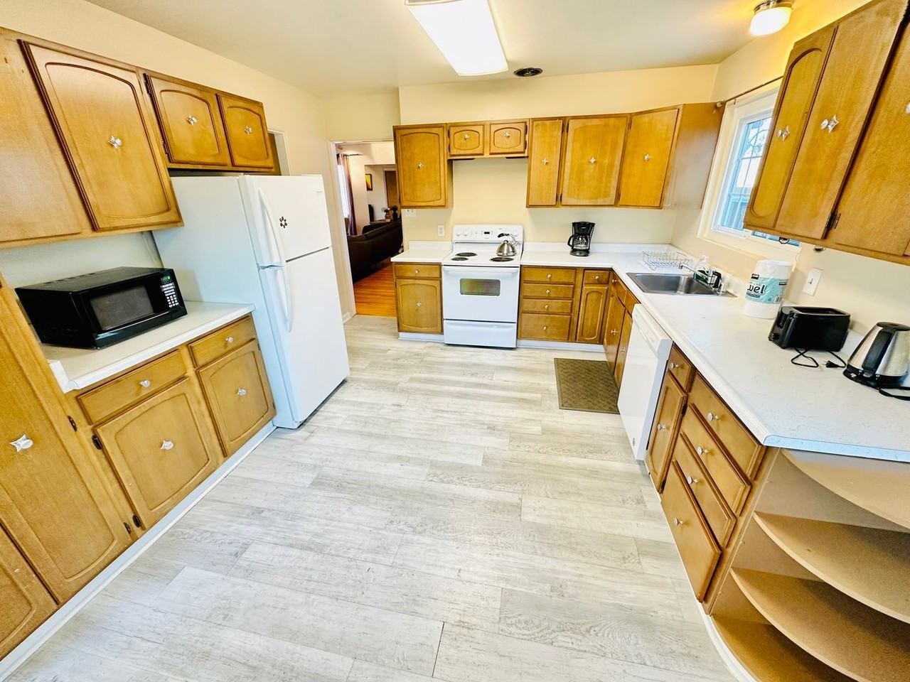 625 Plumas St - Photo 4 of 15