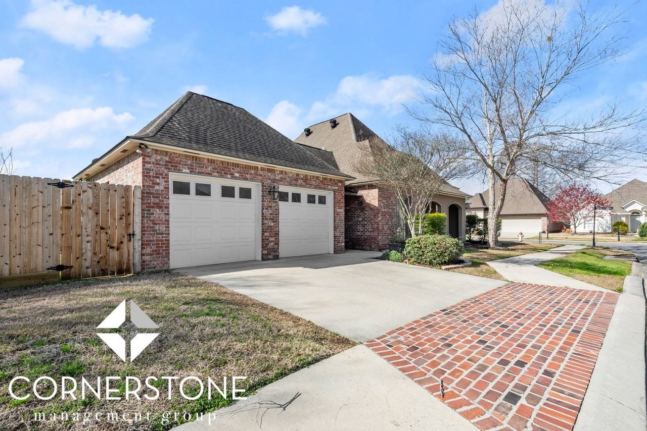 1144 Cornerstone Dr - Photo 4 of 22