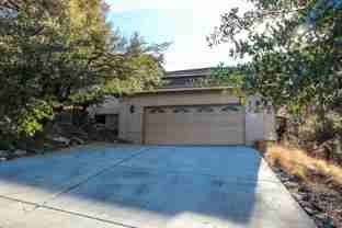 1405 E Valley View Rd - Photo 1 of 1