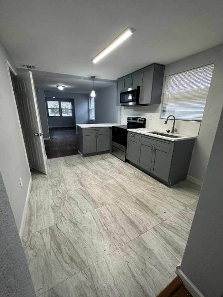 1788 W 5th St - Photo 6 of 19