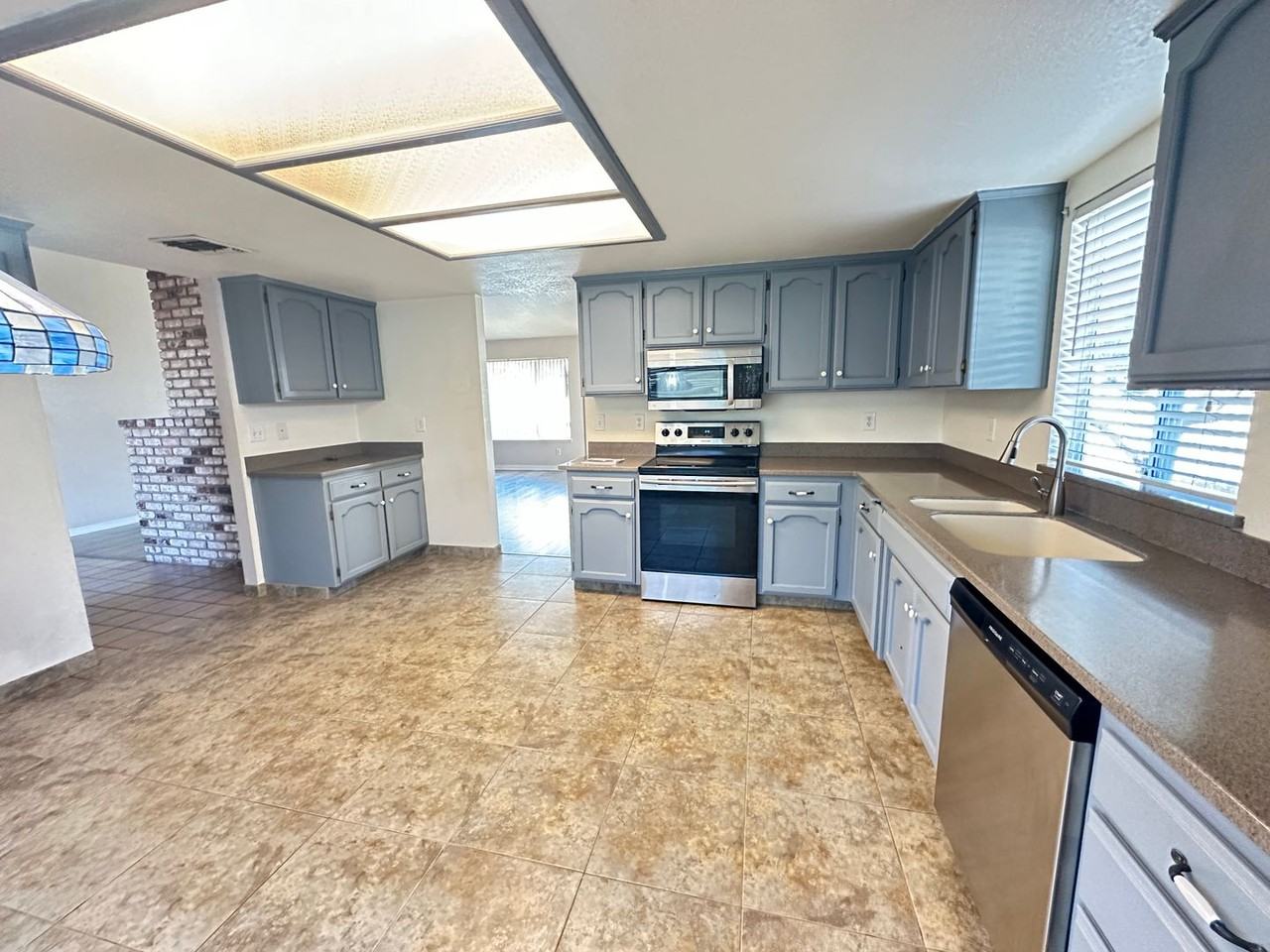 1196 Ruth Ave - Photo 3 of 5