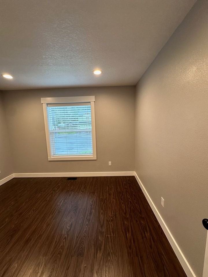 1670 Westwind Cir - Photo 3 of 50