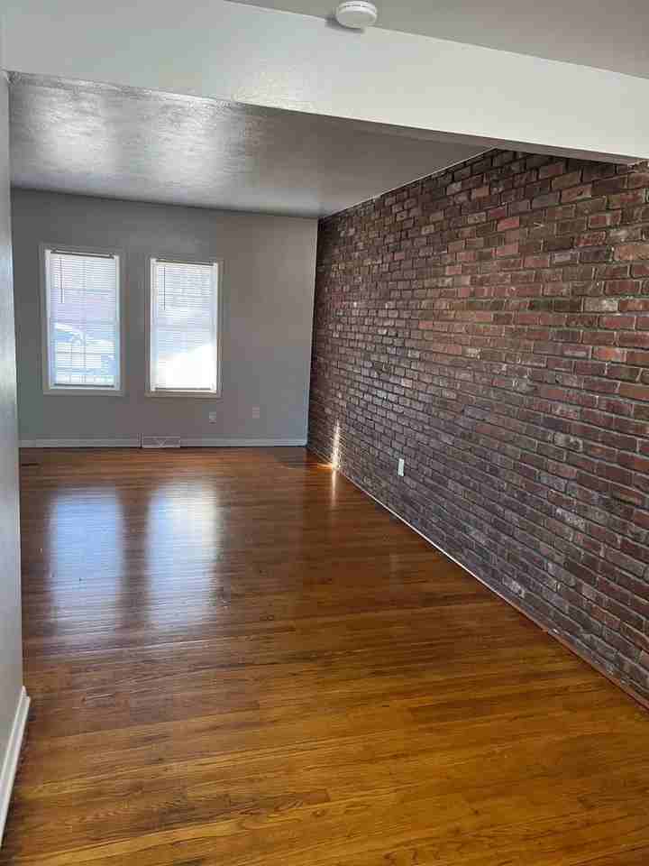 1415 N Main St - Photo 3 of 13