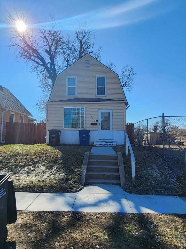 4505 Grant St - Photo 2 of 49