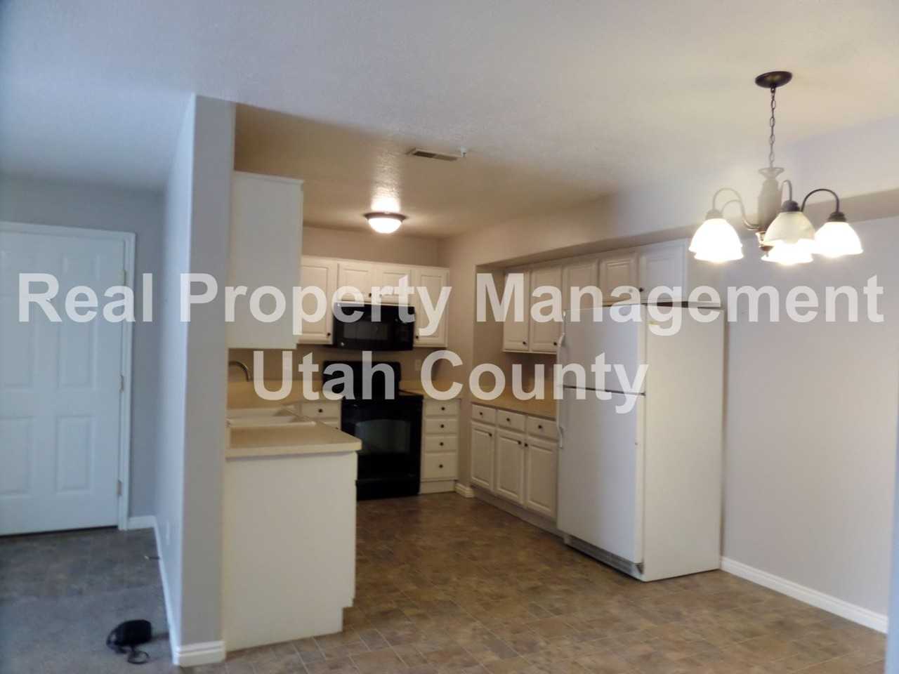 3397 E Ridge Route Rd #6 - Photo 4 of 12