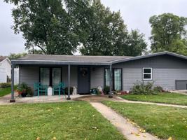 featured image of 305 N Woodlawn St