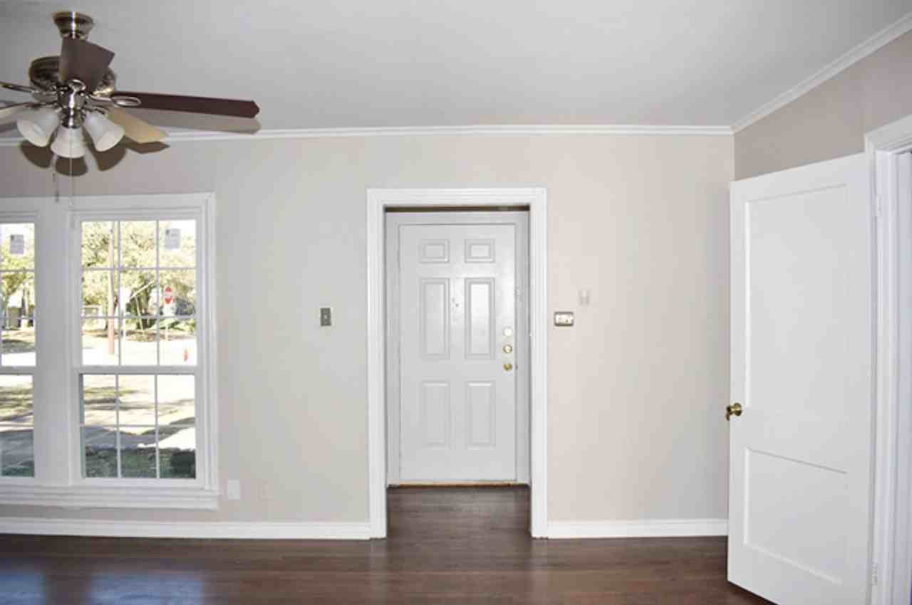 4900 Morris Ave - Photo 3 of 24
