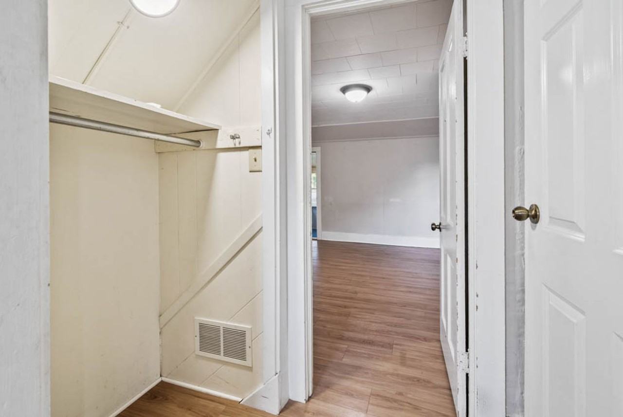 904 1/2 Clay St - Photo 3 of 16