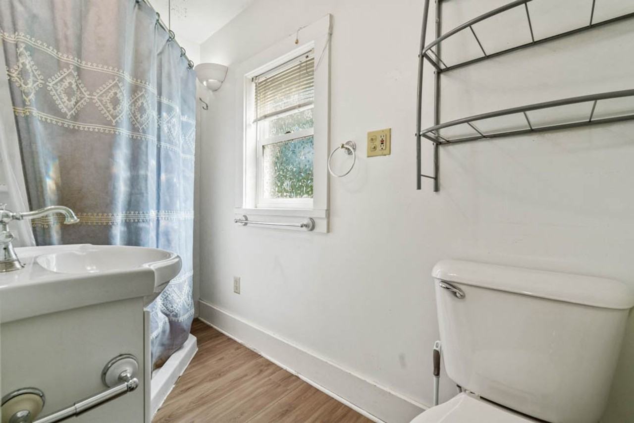 904 1/2 Clay St - Photo 4 of 16