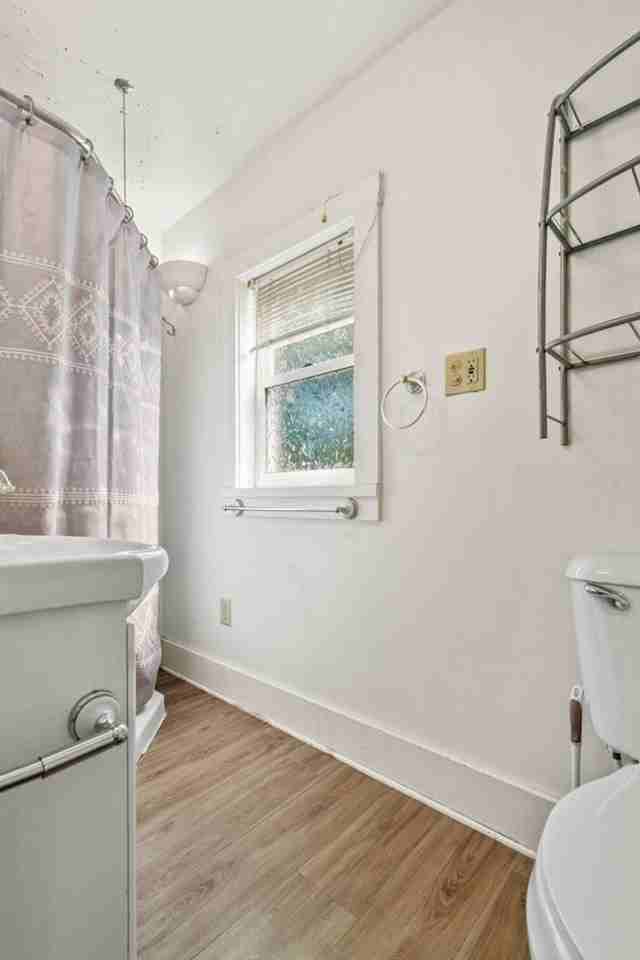 904 1/2 Clay St - Photo 3 of 16