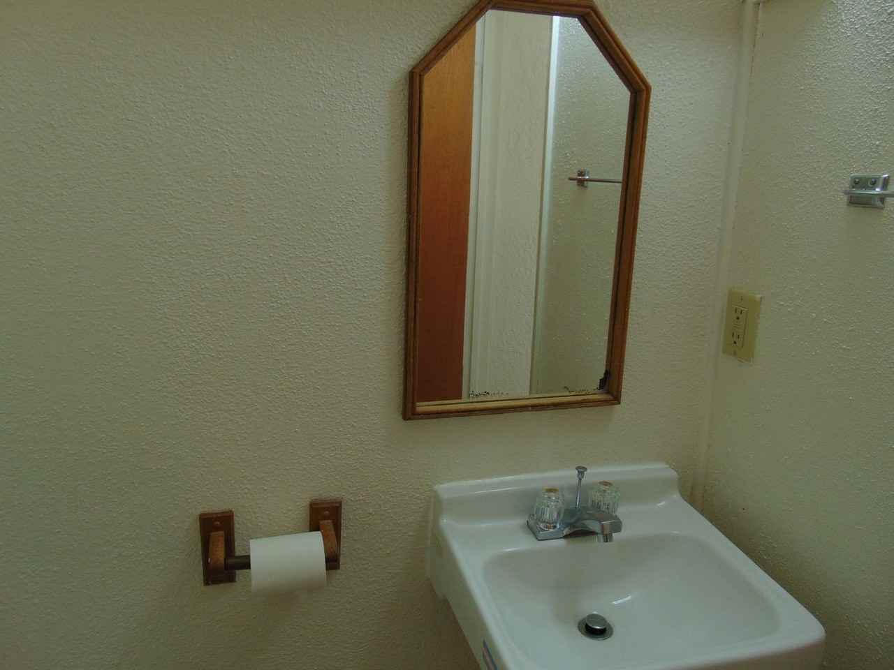 281 Donna Way - Photo 2 of 9