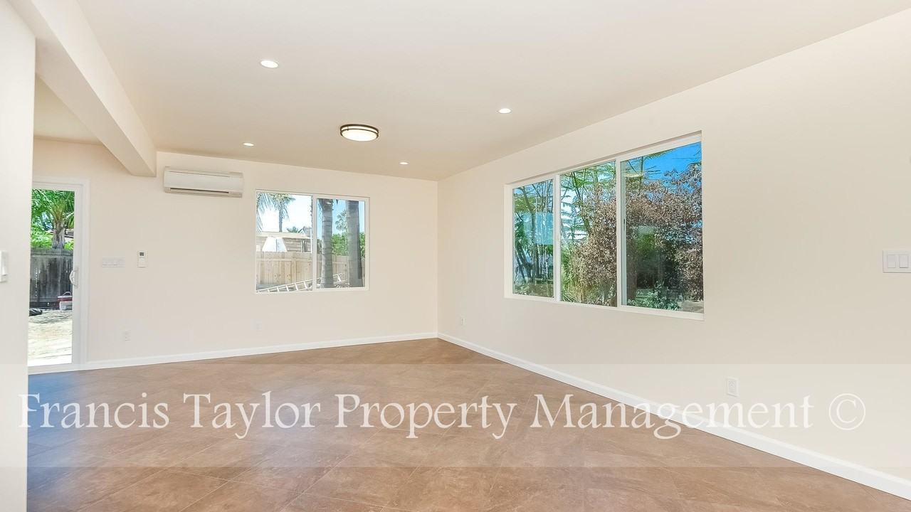 2559 Haas St - Photo 2 of 21