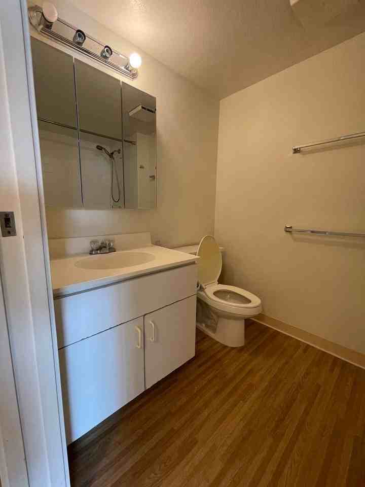 1448 Young St #1604 - Photo 4 of 11