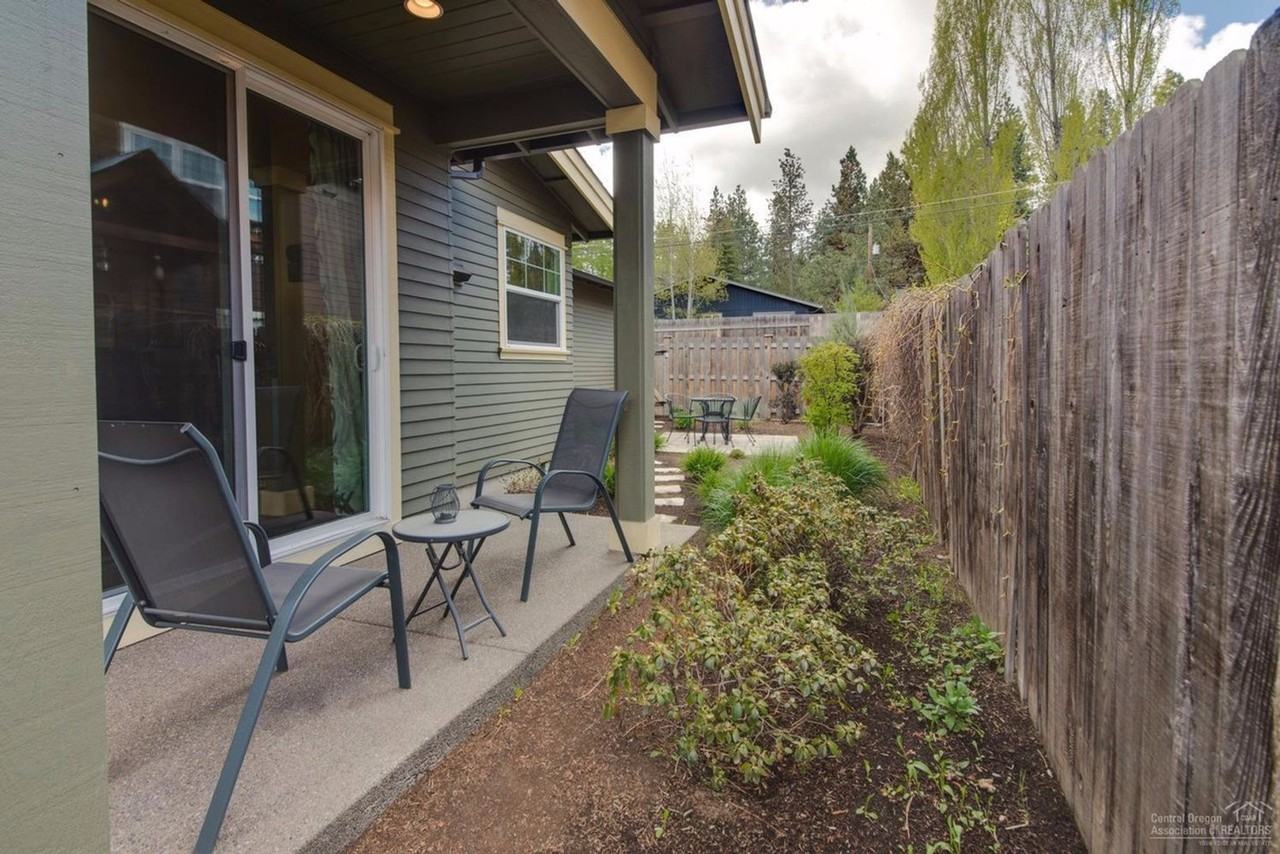 1447 Nw Newport Ave - Photo 4 of 14