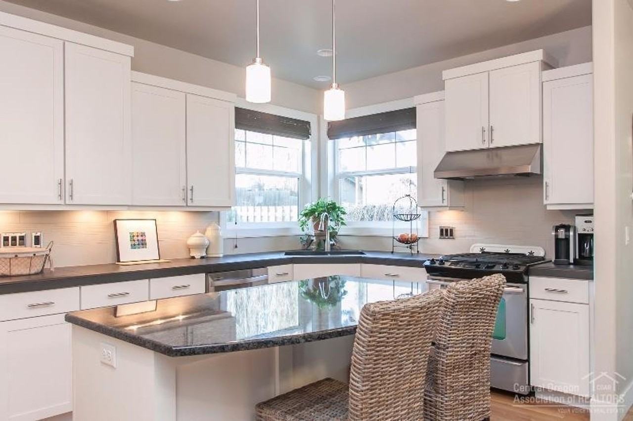 1447 Nw Newport Ave - Photo 6 of 14
