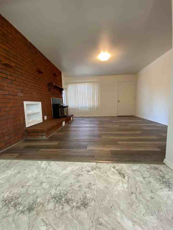740 E 19th St - Photo 5 of 25