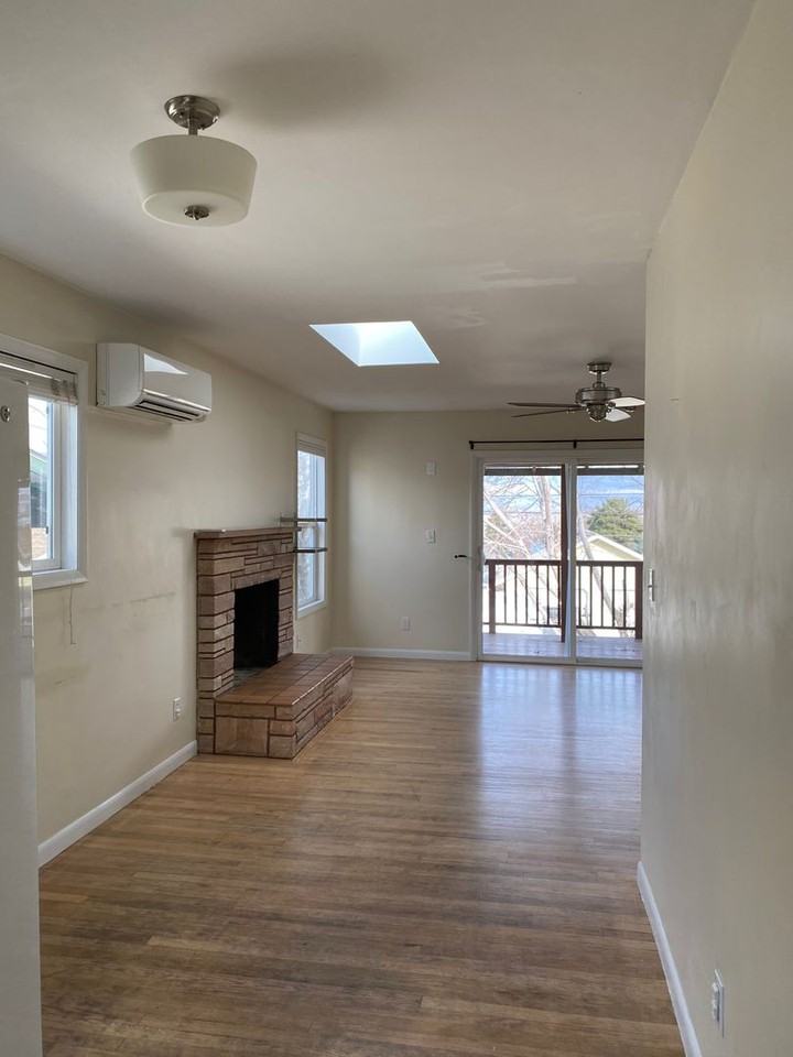 705 W 13th St - Photo 2 of 13