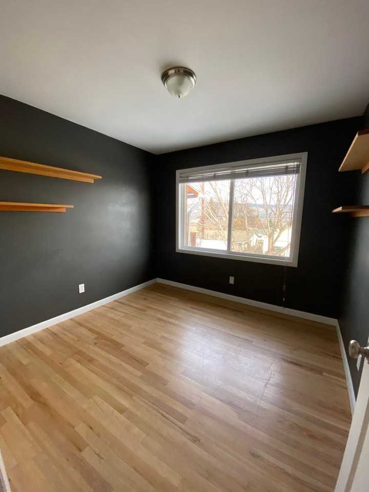 705 W 13th St - Photo 5 of 13