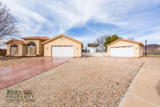 332 S Parkside Cir - Photo 1 of 1