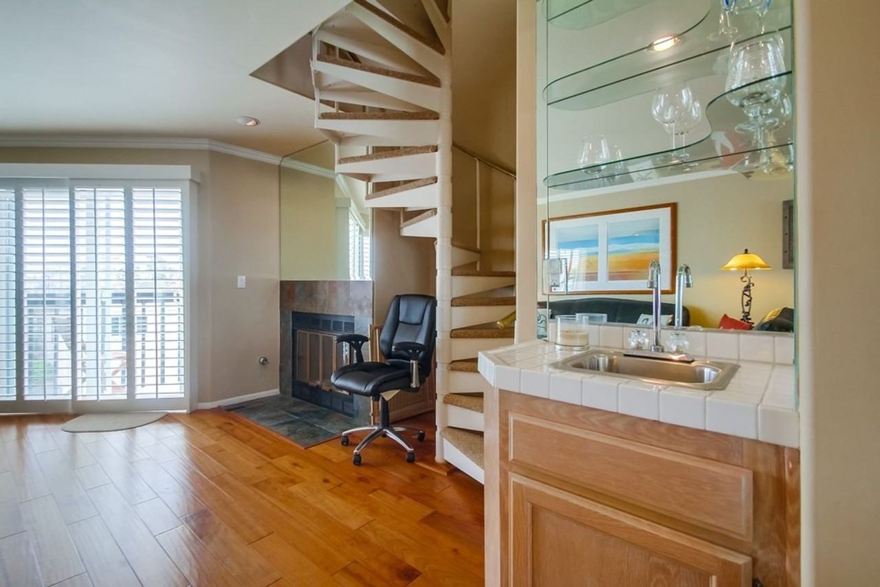 200 Pine St #2 - Photo 5 of 18