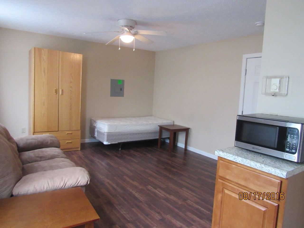 1100 RES - Photo 2 of 7