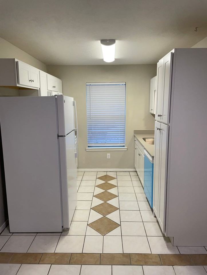 825 San Saba Dr - Photo 3 of 24