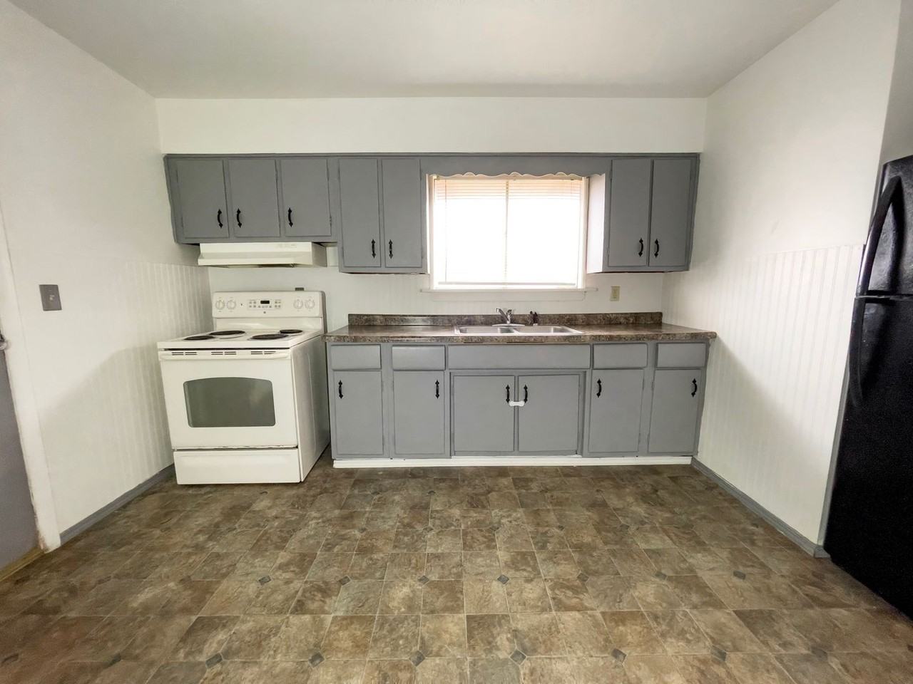 11421 E Jackson St - Photo 2 of 25