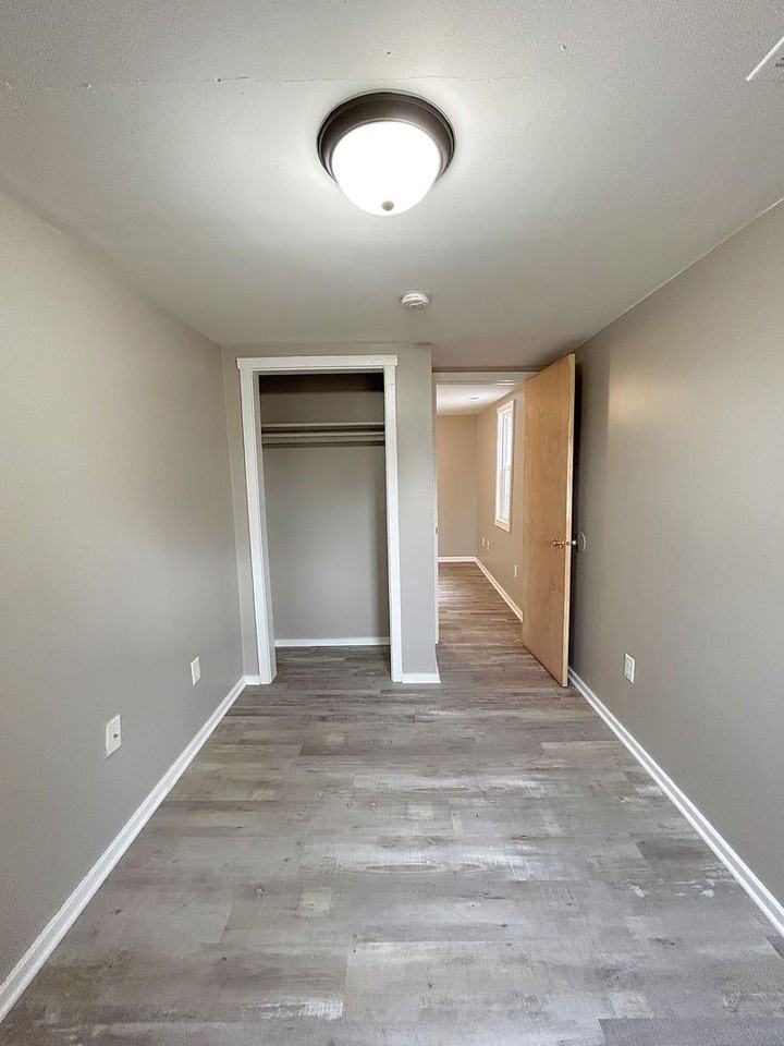 2403 Roosevelt Ave - Photo 6 of 12