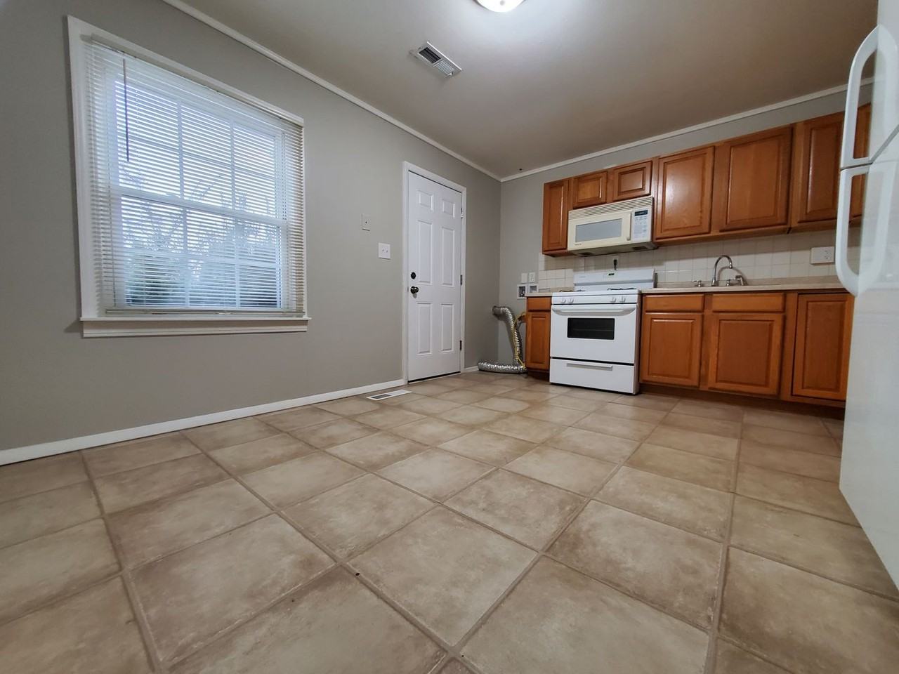 2313 Mccool Rd - Photo 2 of 8
