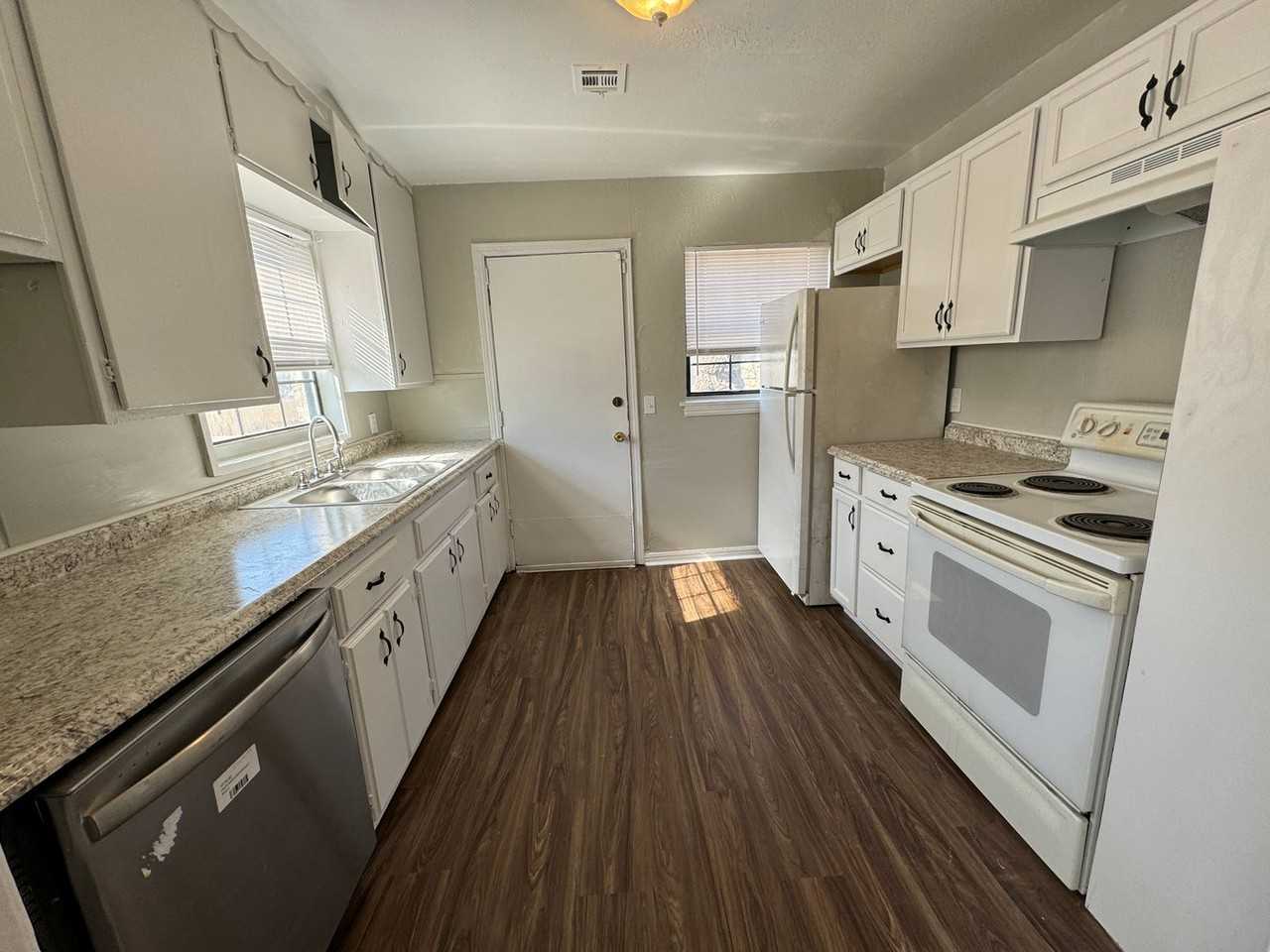 2216 Northeast 24th Street - Photo 2 of 13